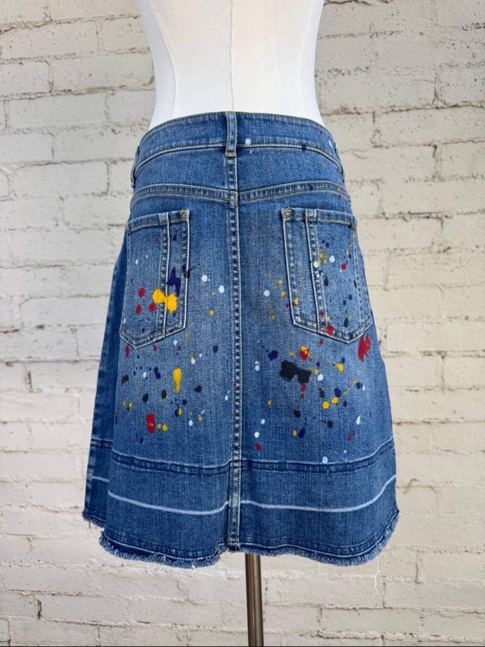 Alice + Olivia Coletta Denim Mini Skirt Splatter Paint Size 28 - Picture 8 of 15